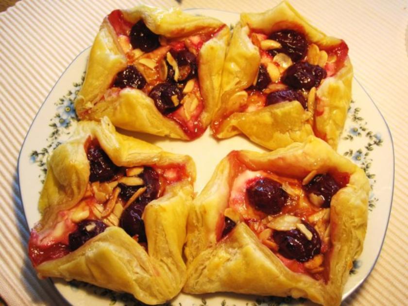 Blätterteig mit Kirschen drin einfach von mimi