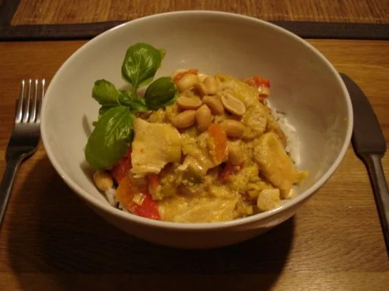 Rezept: Nussiges Hühnchen mit Reis Nussiges Hühnchen mit Reis - Rezept