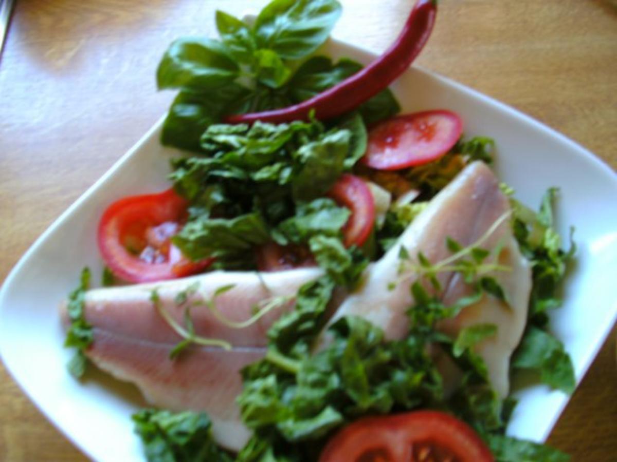 Salat mit geräucherte Forellenfiet.. mit Meerrettich-Dressing - Rezept - Bild Nr. 6