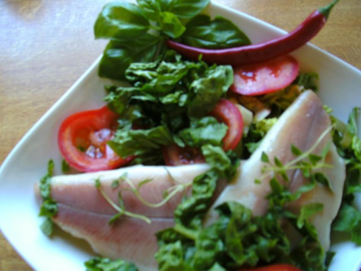 Salat mit geräucherte Forellenfiet.. mit Meerrettich-Dressing - Rezept - Bild Nr. 7