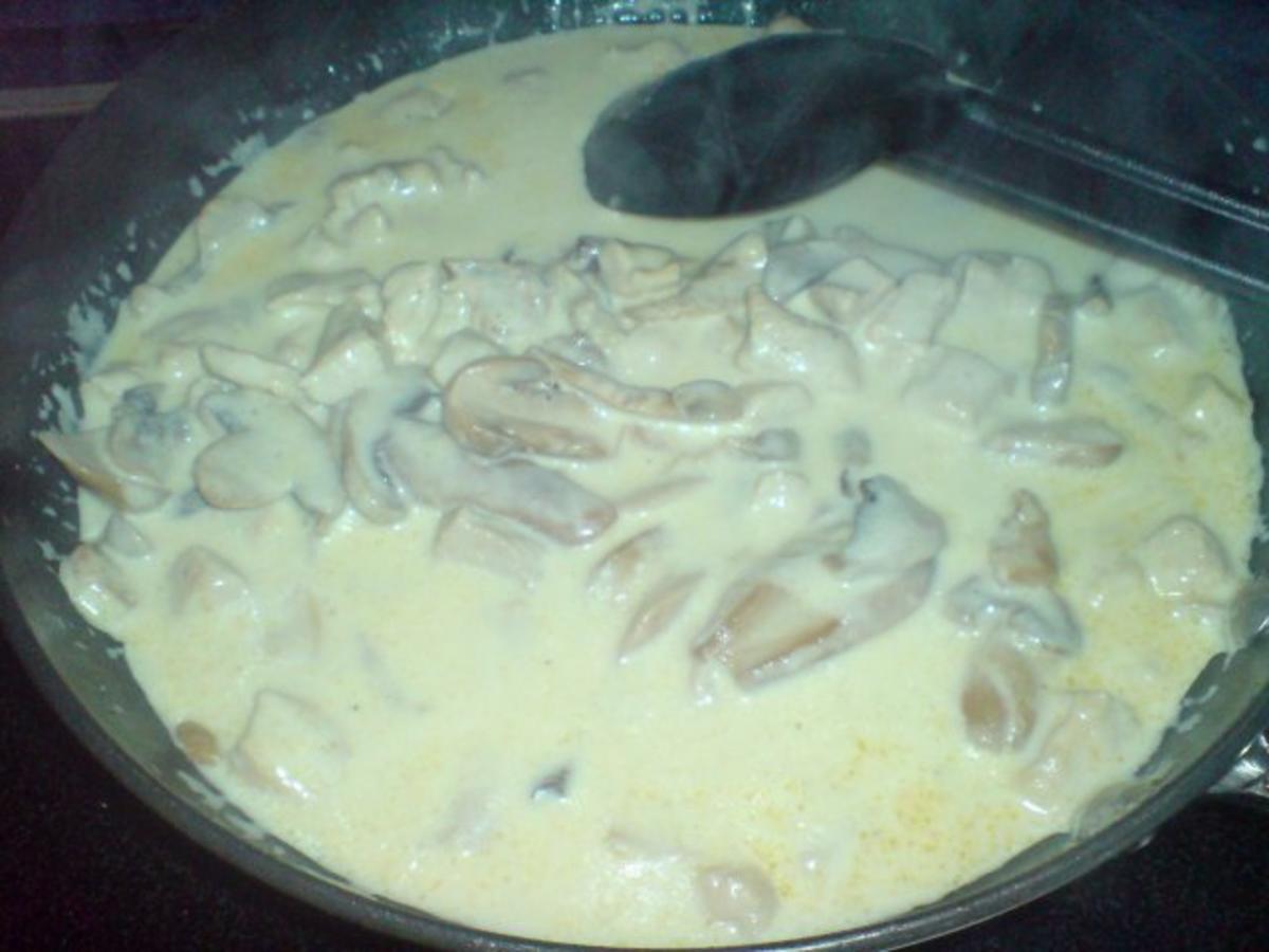 Sahnegeschnetzeltes auf Tagliatelle - Rezept - kochbar.de