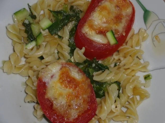 Rezept: Vegetarisch : Nudelauflauf mit Rucola, Zucchini, Tomate und Mozarella Bild Nr. 5 Vegetarisch : Nudelauflauf mit Rucola, Zucchini, Tomate und Mozarella - Rezept - Bild Nr. 5