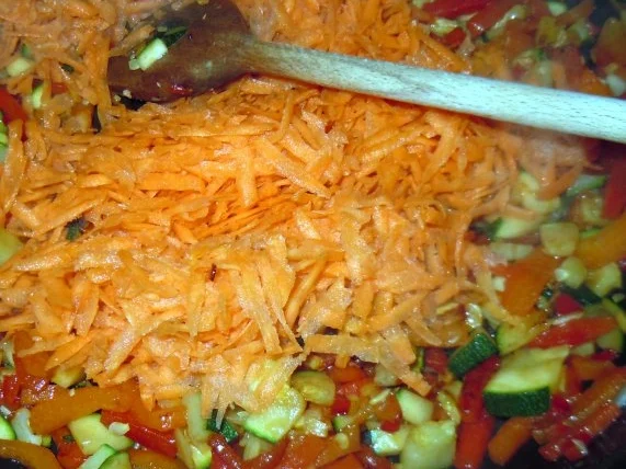 Rezept: Glasnudel-Gemüse-Pfanne mit scharfen Crevetten Bild Nr. 5 Glasnudel-Gemüse-Pfanne mit scharfen Crevetten - Rezept - Bild Nr. 5