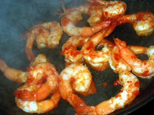 Rezept: Glasnudel-Gemüse-Pfanne mit scharfen Crevetten Bild Nr. 9 Glasnudel-Gemüse-Pfanne mit scharfen Crevetten - Rezept - Bild Nr. 9