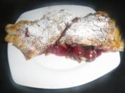 BiNe` S KIRSCHTASCHEN MIT MANDELN - Rezept