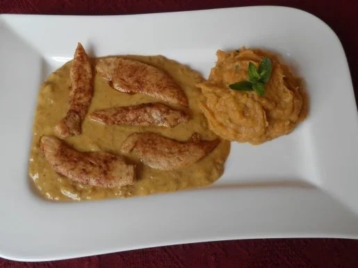 Scharfes Hähnchen zu Süßkartoffel - Bananen - Püree ... - Rezept - Bild Nr. 2