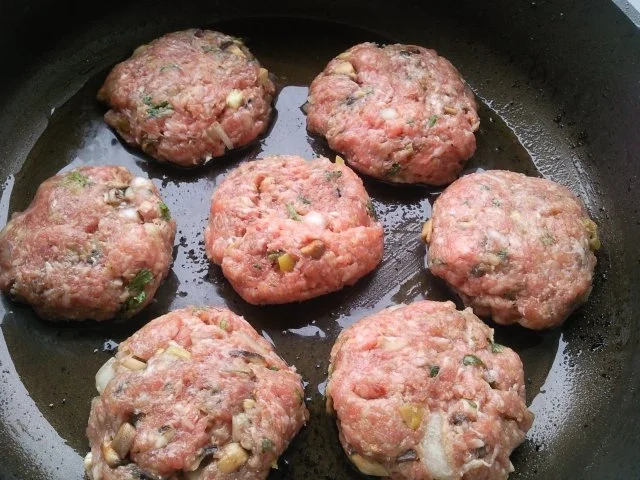 Rezept: Champignonkräuterbuletten Bild Nr. 3 Champignonkräuterbuletten - Rezept - Bild Nr. 3