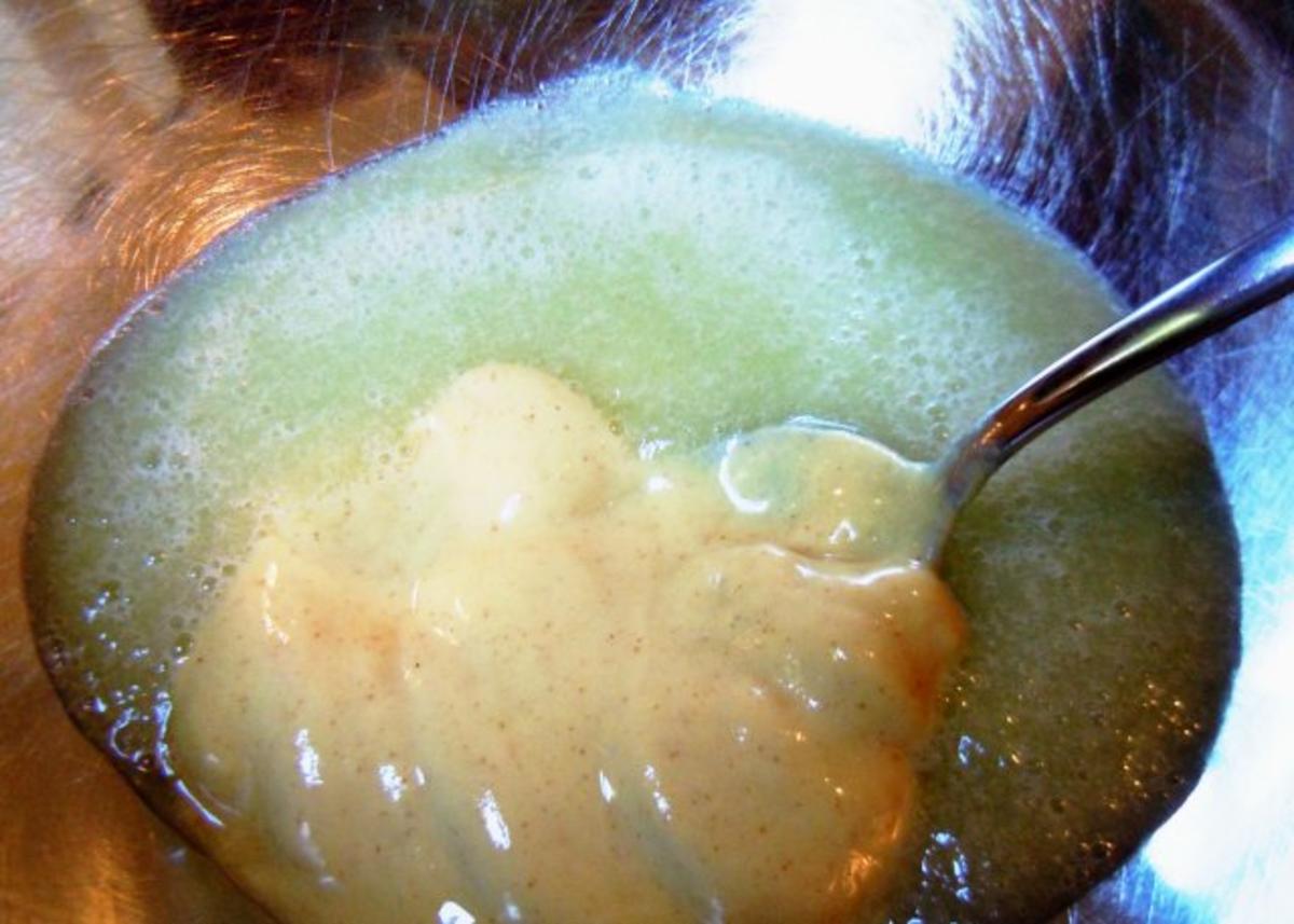 Rinderhack im Speckmantel auf Salat mit Melonendressing - Rezept - Bild Nr. 7