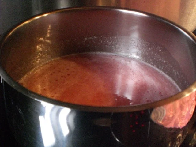 Rezept: Johannisbeer-Gelee mit Sekt Bild Nr. 3 Johannisbeer-Gelee mit Sekt - Rezept - Bild Nr. 3