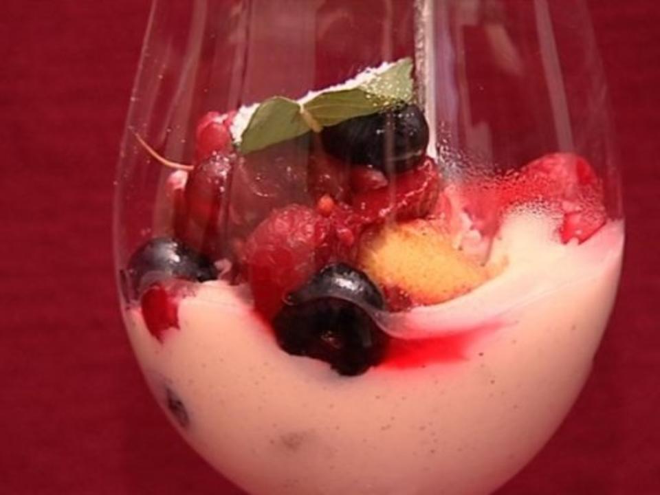 Beeren mit Mascarponecrème (Sabine Menne) - Rezept - kochbar.de