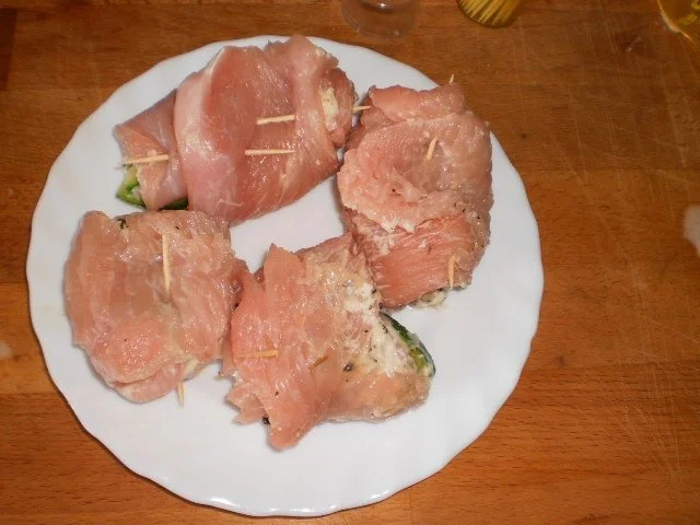 Rezept: Puten-Zuccini-Röllchen mit Spinat Bild Nr. 11 Puten-Zuccini-Röllchen mit Spinat - Rezept - Bild Nr. 11