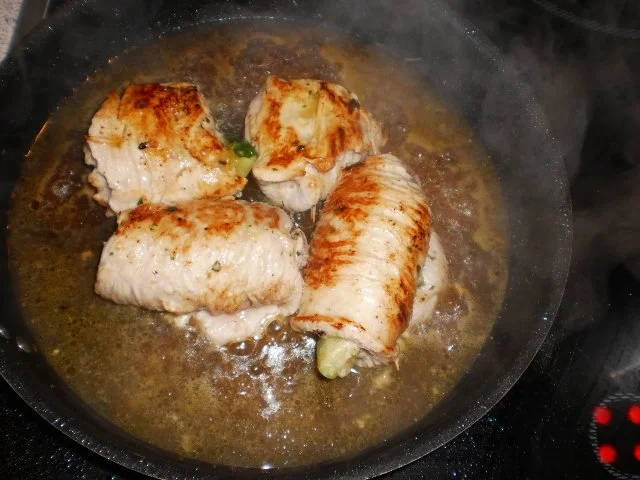 Rezept: Puten-Zuccini-Röllchen mit Spinat Bild Nr. 19 Puten-Zuccini-Röllchen mit Spinat - Rezept - Bild Nr. 19