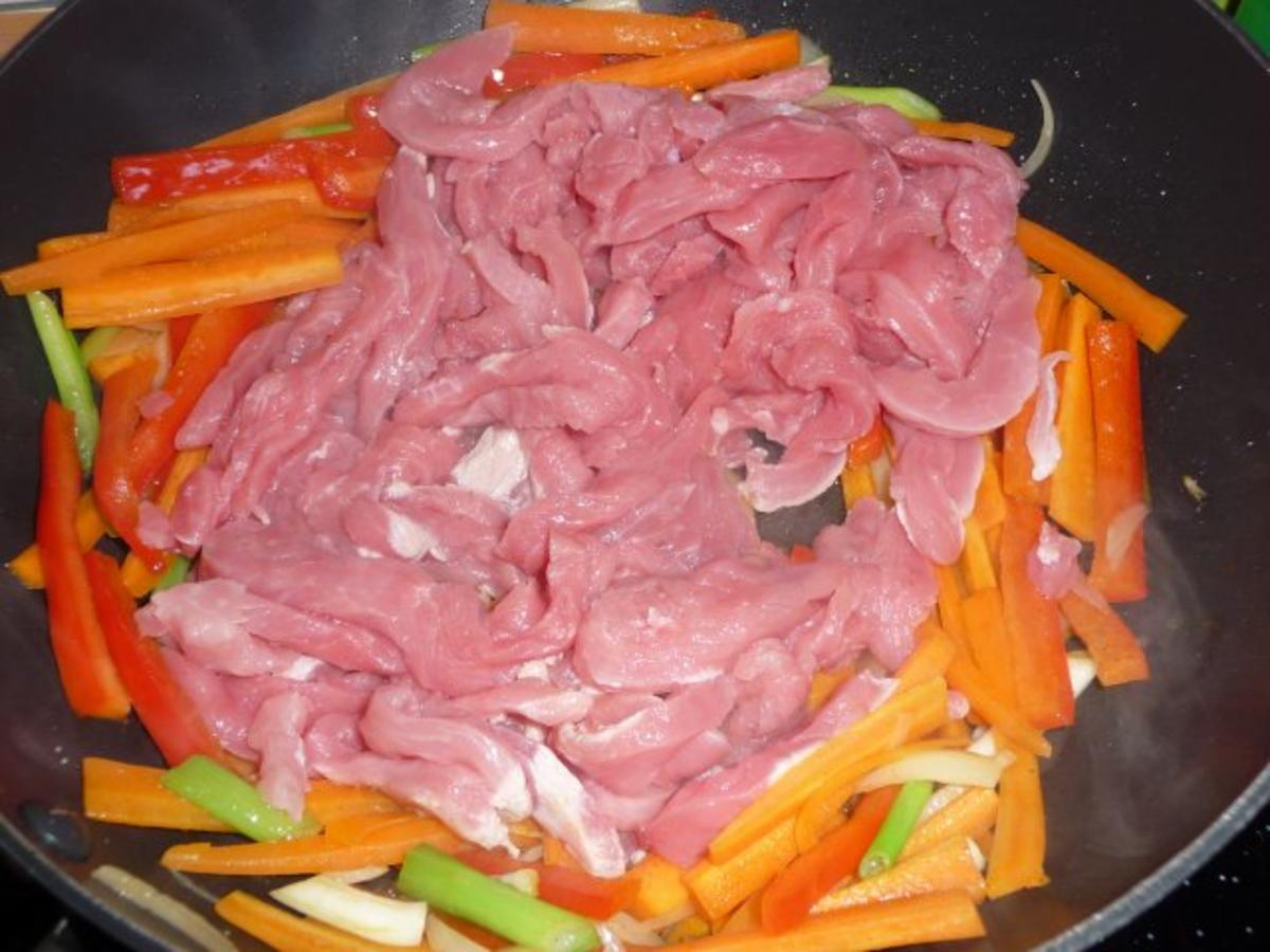 Wok - Schweine- / Gemüsegeschnetzeltes in Bärlauchpestosoße - Rezept - Bild Nr. 5