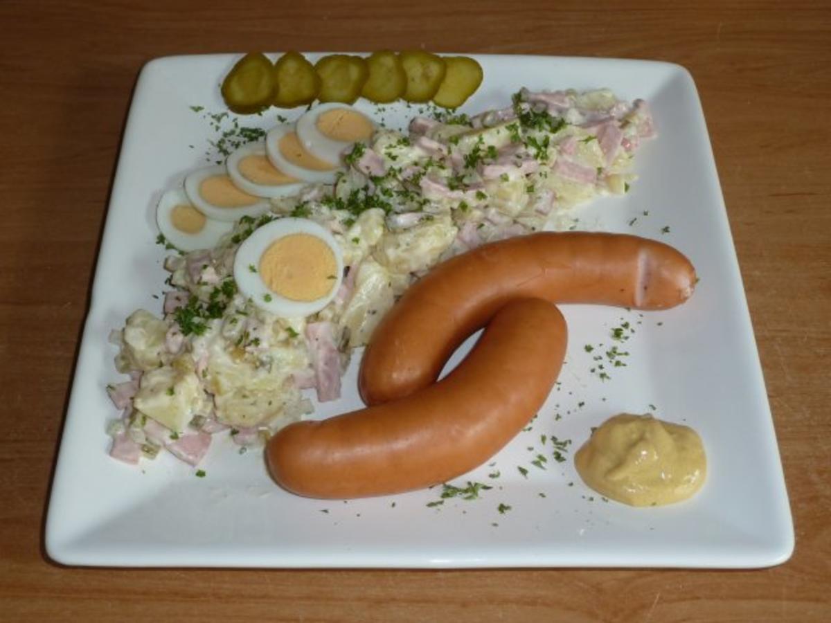 Sauerländer Kartoffelsalat mit Bockwurst - Rezept