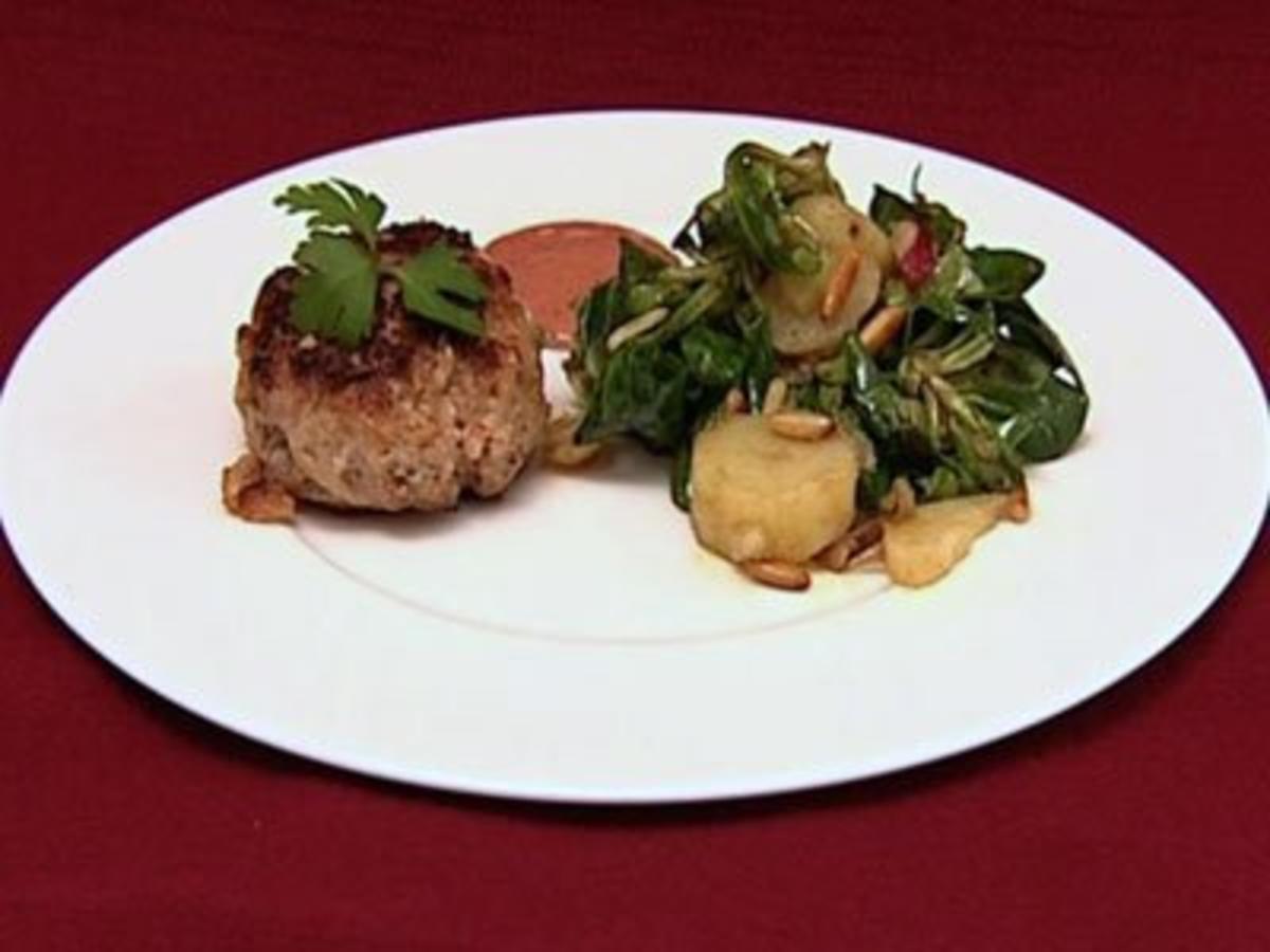 Bilder für Kälberne Fleischpflanzerl mit Kartoffel-Vogerl Salat (Roger Rankel) - Rezept