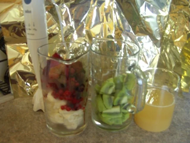 Rezept: Getränk o.A.: Kiwi - Beeren - Schicht - Smoothie Bild Nr. 4 Getränk o.A.: Kiwi - Beeren - Schicht - Smoothie - Rezept - Bild Nr. 4