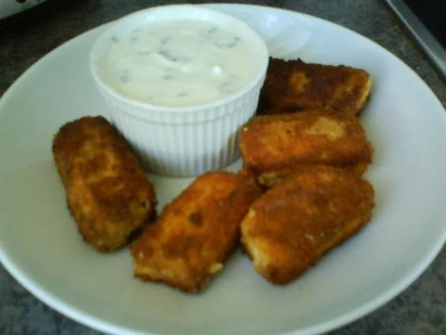 Gebackener Feta mit Kräuterdip - Rezept