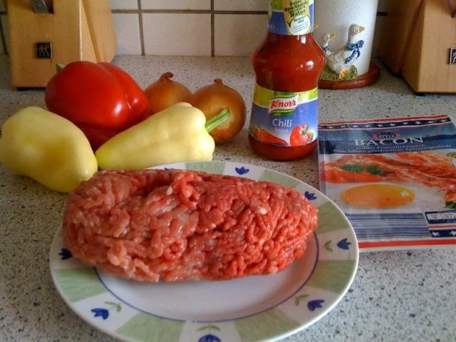 Rezept: Paprika-Schiffchen mit Hackfleisch Bild Nr. 2 Paprika-Schiffchen mit Hackfleisch - Rezept - Bild Nr. 2