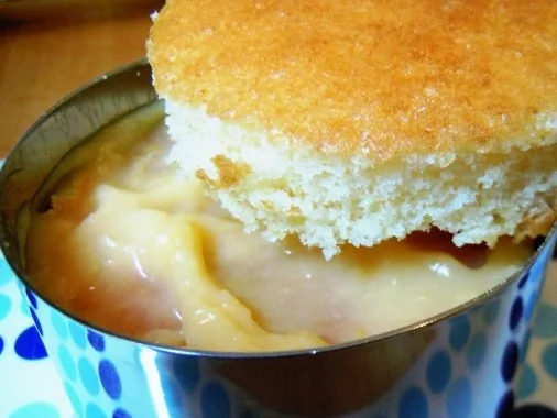 Rezept: White Cakes mit Lemon Curd und Frosting Bild Nr. 6 White Cakes mit Lemon Curd und Frosting - Rezept - Bild Nr. 6