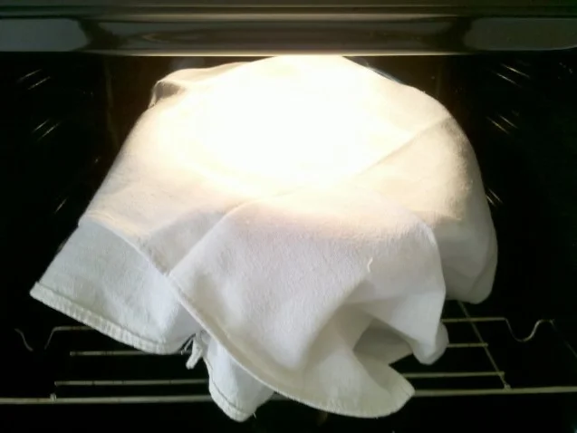 Rezept: Brot: 2. Versuch eines Vollkornbrotes mit Haselnüssen und Sesam Bild Nr. 3 Brot: 2. Versuch eines Vollkornbrotes mit Haselnüssen und Sesam - Rezept - Bild Nr. 3