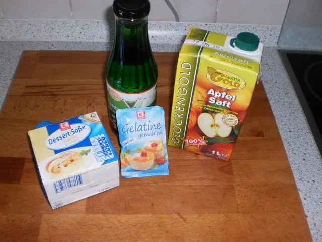 Apfel-Götterspeise mit Vanillesoße - Rezept - Bild Nr. 2