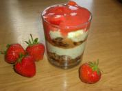 Tiramisu mit Basilikum-Mascarpone und Erdbeeren - Rezept
