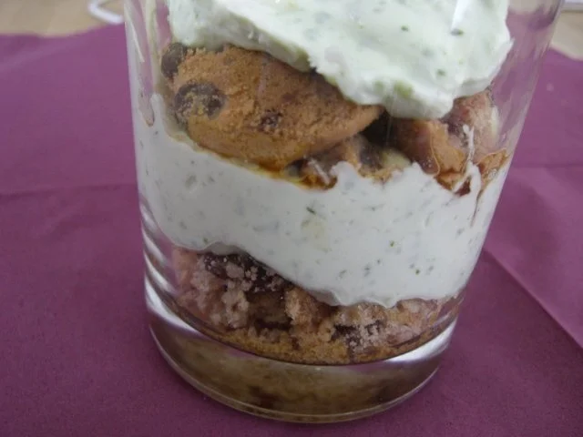 Tiramisu mit Basilikum-Mascarpone und Erdbeeren - Rezept - Bild Nr. 5