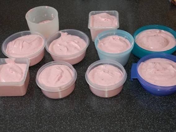 Rezept: Joghurt Fruchteis, Joghurteis mit Früchten Bild Nr. 6 Joghurt Fruchteis, Joghurteis mit Früchten - Rezept - Bild Nr. 6