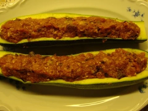 gefüllte Zucchini im Gemüsebeet - Rezept - Bild Nr. 8