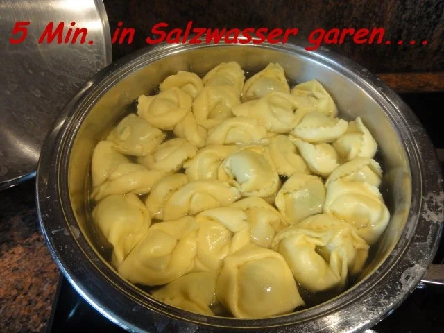 Nudeln:   TORTELLONI mit Spinat/Ricottafüllung - Rezept - Bild Nr. 3