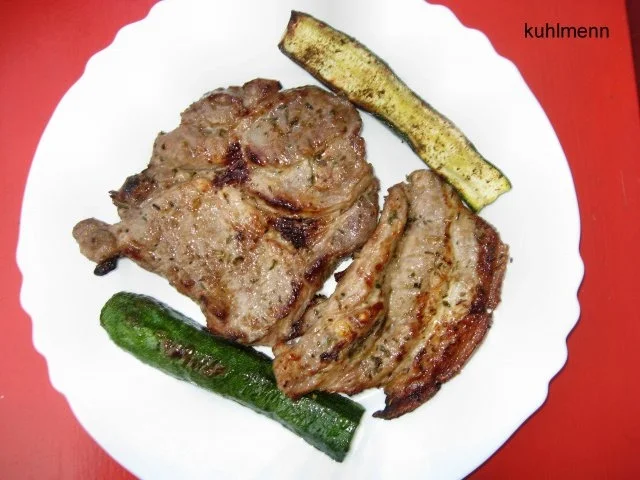 Rezept: Schweinesteaks mediterran gegrillt Schweinesteaks mediterran gegrillt - Rezept