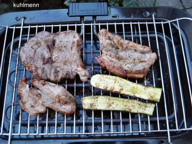 Rezept: Schweinesteaks mediterran gegrillt Bild Nr. 10 Schweinesteaks mediterran gegrillt - Rezept - Bild Nr. 10
