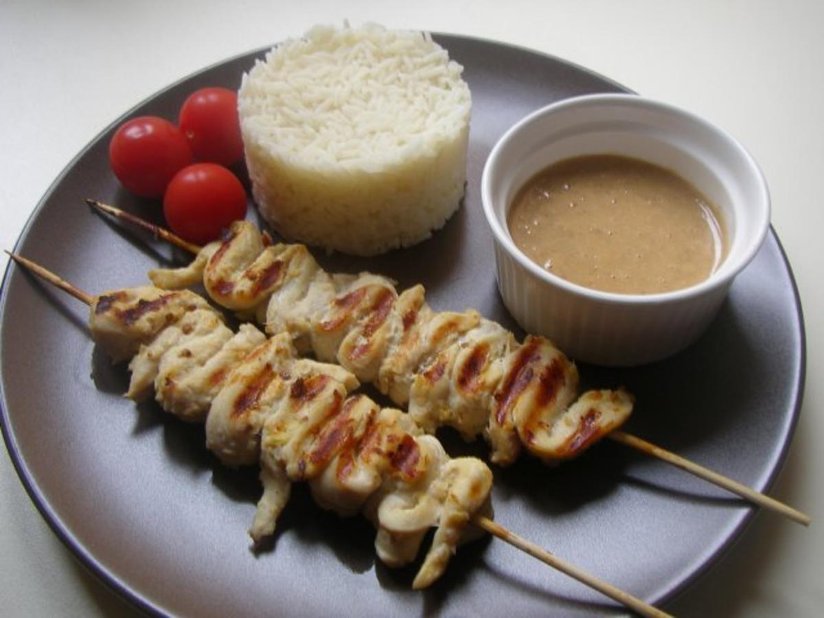 Sate-Spiesse mit Erdnuss-Sauce - Rezept - kochbar.de