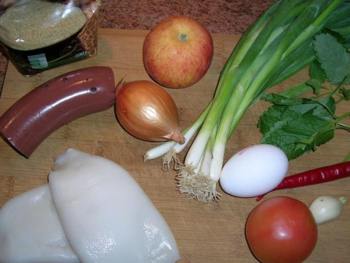 Calamari mit Blutwurstfülle,Tomaten-Couscous,Zwiebellauch-Zitronenmelisseragout - Rezept - Bild Nr. 4