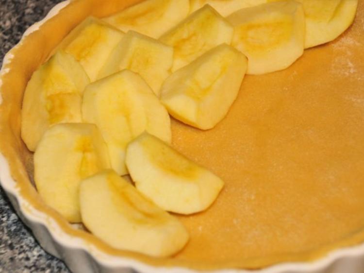 Apeltarte mit Marzipanstreusel - einfach - von tonka