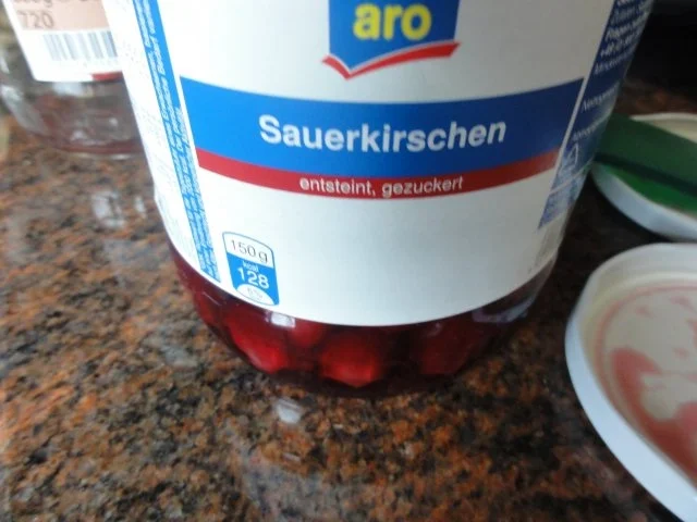 Rührteig:   SAUERKIRSCH mit Nussstreusel - Rezept - Bild Nr. 3