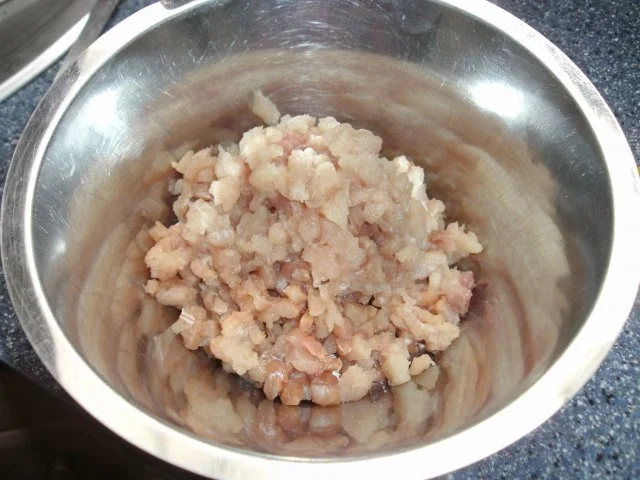 Frühlingsrollen mit Lachs und Gurkensalat - Rezept - Bild Nr. 2