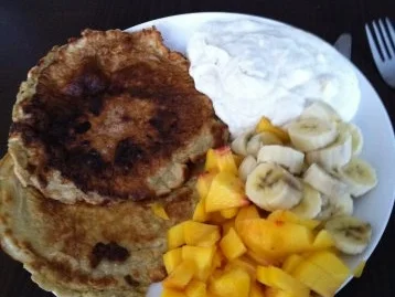 Rezept: vollkornpfannkuchen mit obstsalat und bananenquark vollkornpfannkuchen mit obstsalat und bananenquark - Rezept