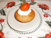 Erdbeermuffins mit Sahne - Rezept