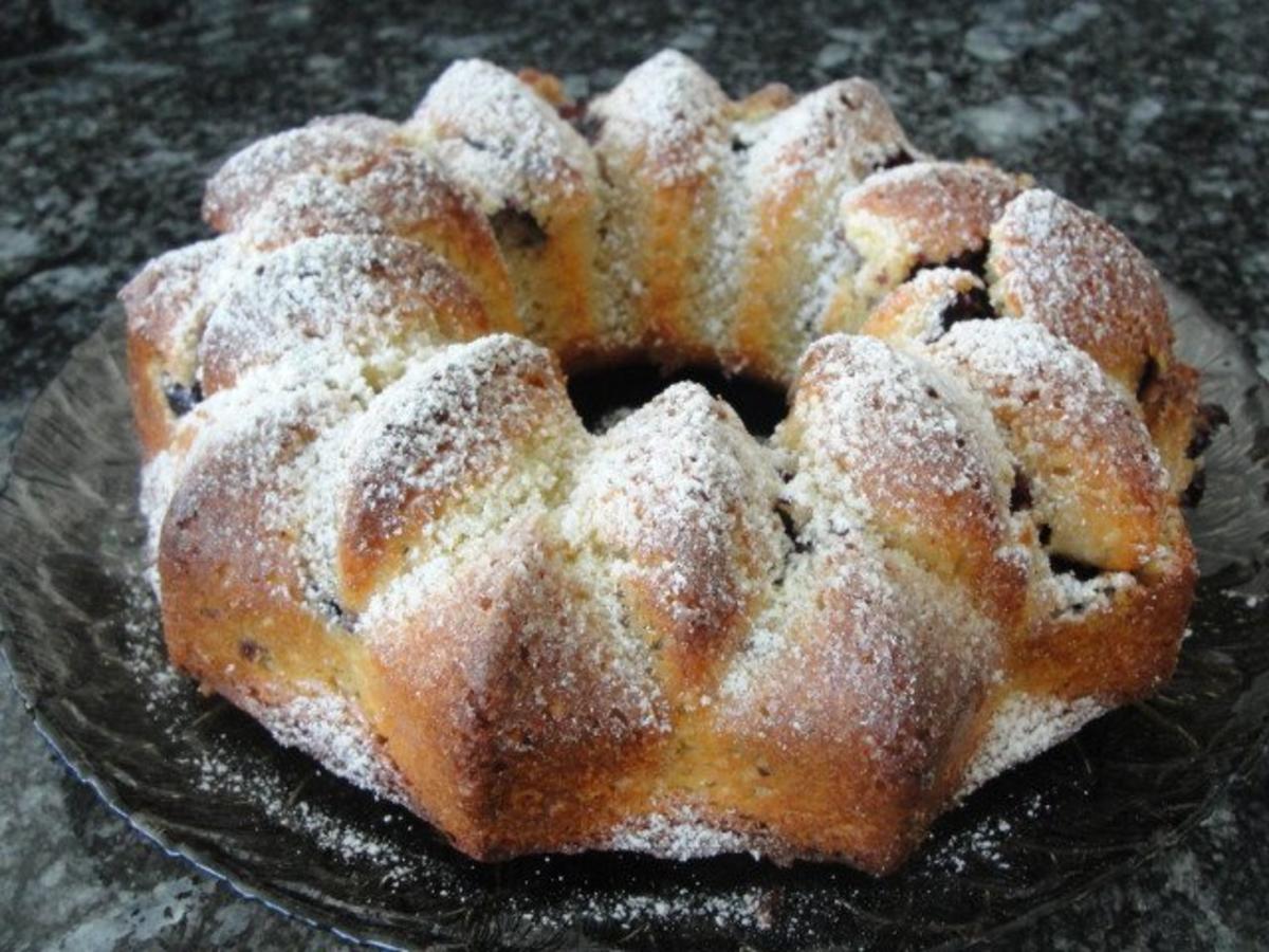 Gugelhupf mit Kirschen - Rezept mit Bild - kochbar.de