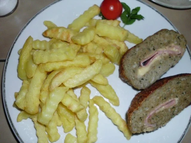 Rezept: Brätrolle "Cordon Bleu" Bild Nr. 2 Brätrolle "Cordon Bleu" - Rezept - Bild Nr. 2