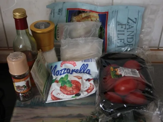 Rezept: Zander-Tomaten-Gratin an Butter-Zwiebel-Soße und Reis Bild Nr. 2 Zander-Tomaten-Gratin an Butter-Zwiebel-Soße und Reis - Rezept - Bild Nr. 2