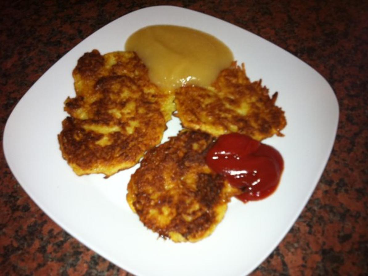 Kartoffelpuffer mit Apfelmus und Ketchup - Rezept mit Bild - kochbar.de