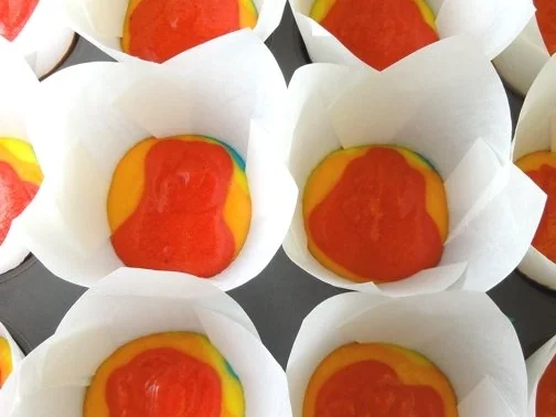 Rezept: Regenbogen Cupcakes Bild Nr. 5 Regenbogen Cupcakes - Rezept - Bild Nr. 5