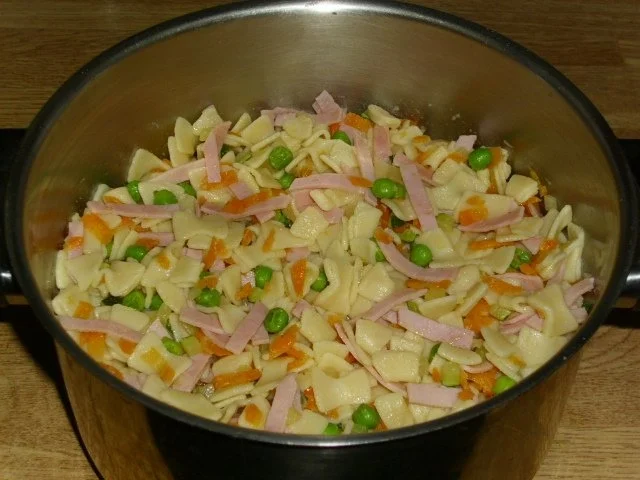 Gemüse-Schinken-Nudelpfanne - Rezept