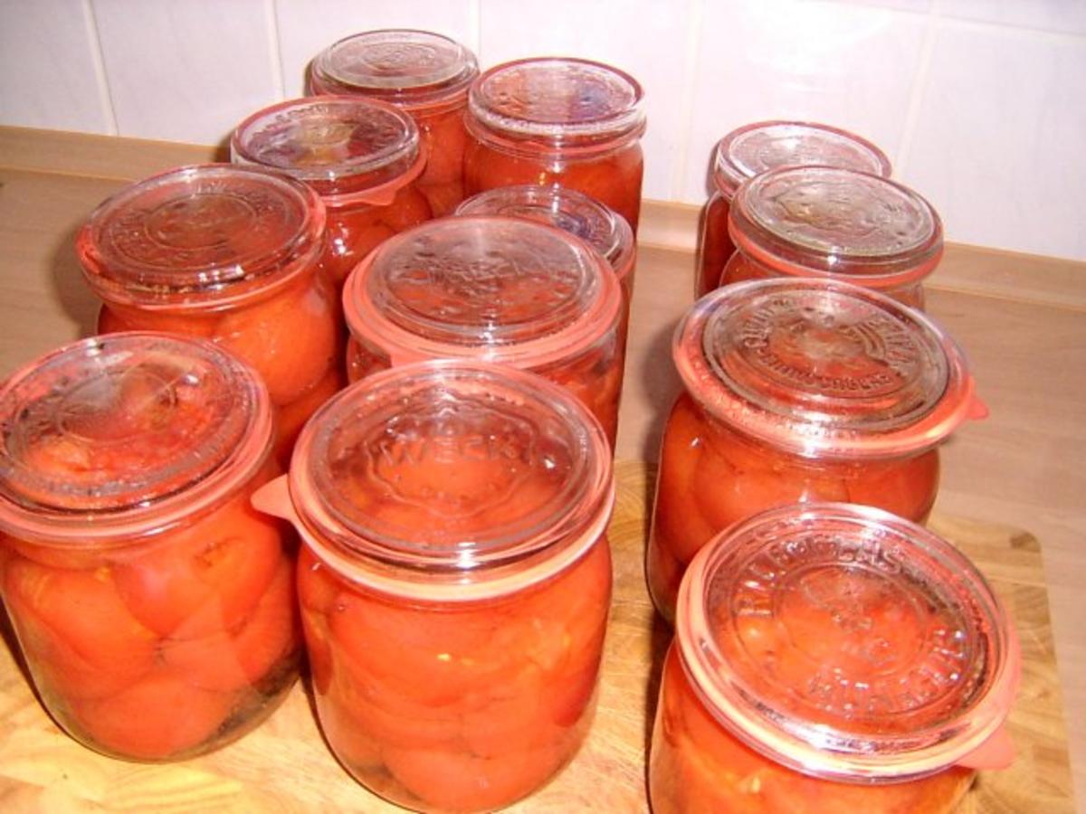 Geschälte Tomaten einkochen - Rezept
