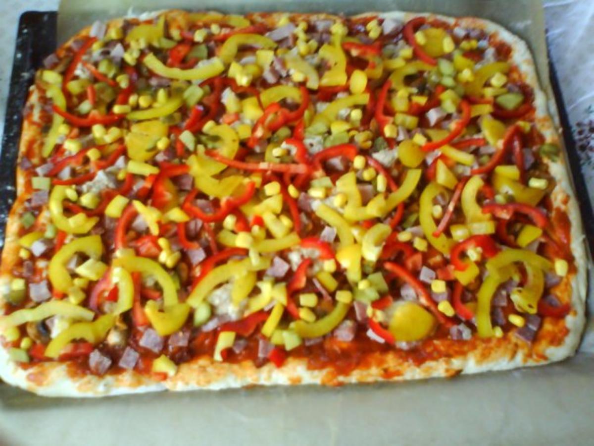 Familienpizza für jeden was dabei - Rezept mit Bild - kochbar.de