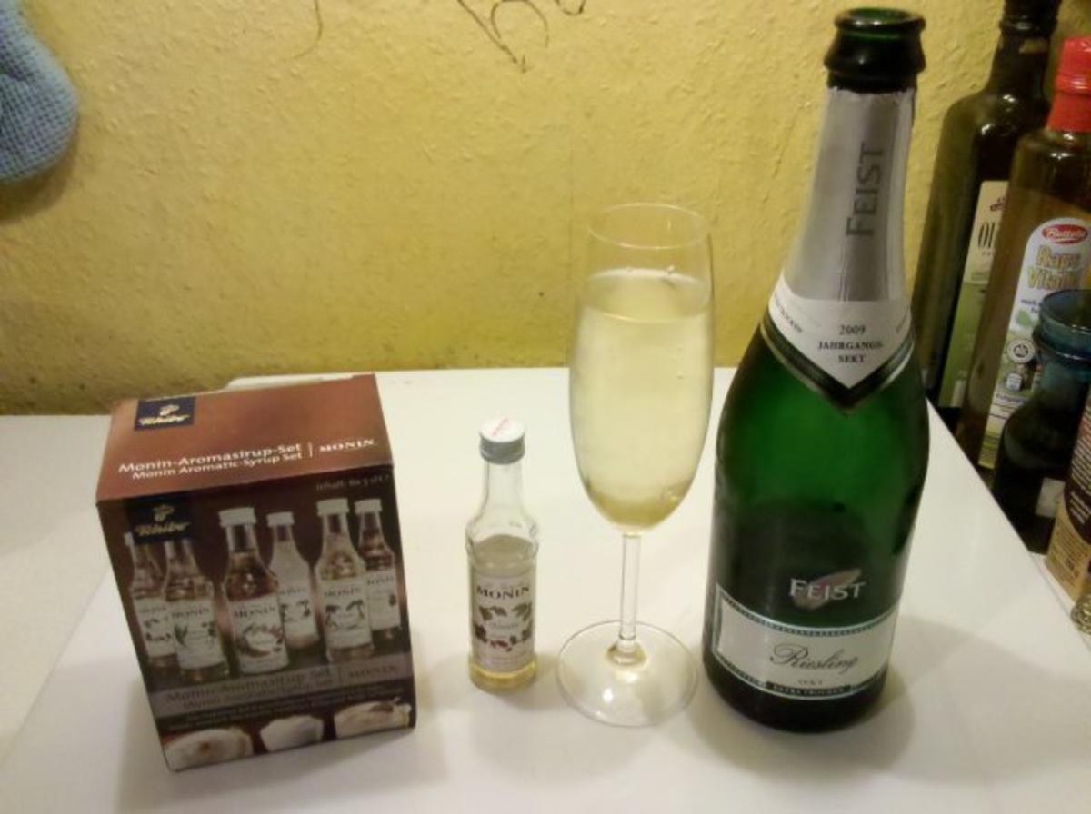 Sekt: Vin mousseux avec noisette - Rezept