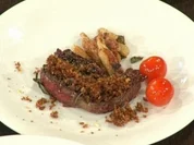 Rezept: Steak vom Wasserbüffel mit Schalottenkruste und Schupfnudeln Steak vom Wasserbüffel mit Schalottenkruste und Schupfnudeln - Rezept