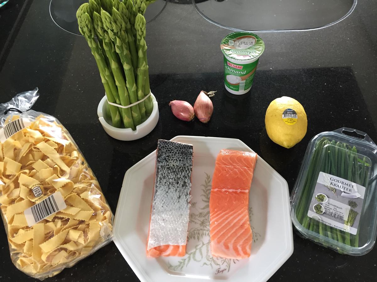 Fisch: Lachsfilet mit grünem Spargel  - Rezept - Bild Nr. 2989